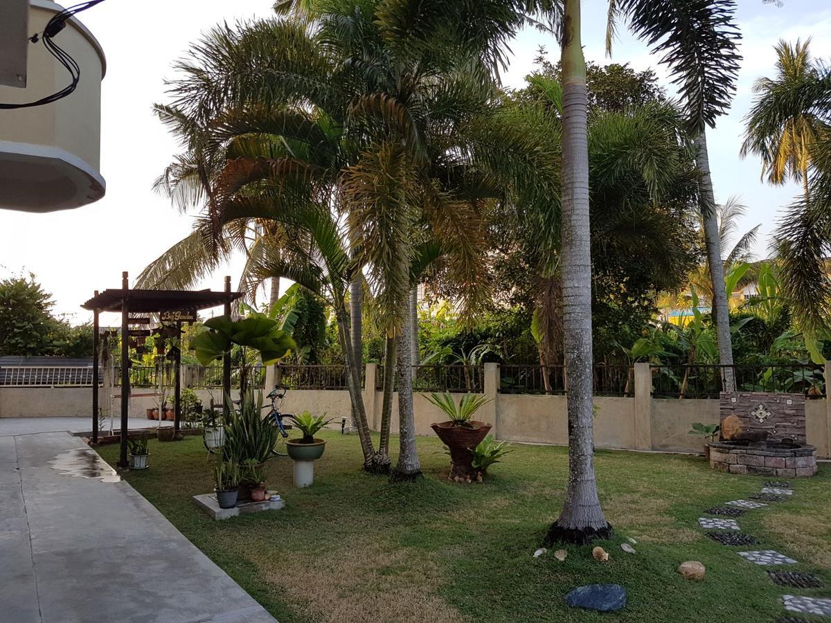 Big Garden Homestay バンタイ・レミス エクステリア 写真